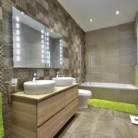 Villa Gaia - Sunset Views, Indoor Heated Pool, Sauna And Games *