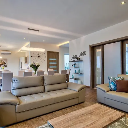 Villa Gaia - Sunset Views, Indoor Heated Pool, Sauna And Games *