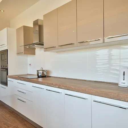 Villa Gaia - Sunset Views, Indoor Heated Pool, Sauna And Games