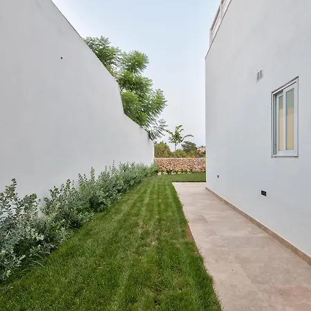 Villa Gaia - Sunset Views, Indoor Heated Pool, Sauna And Games