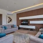 Gaia - Sunset Views, Indoor Heated Pool, Sauna And Games *