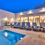 Gaia - Sunset Views, Indoor Heated Pool, Sauna And Games