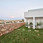Gaia - Sunset Views, Indoor Heated Pool, Sauna And Games