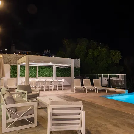 Gaia - Sunset Views, Indoor Heated Pool, Sauna And Games