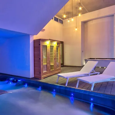 Gaia - Sunset Views, Indoor Heated Pool, Sauna And Games *