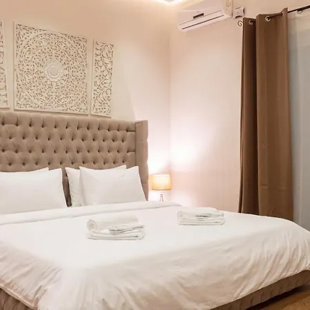 Villa Gaia - Sunset Views, Indoor Heated Pool, Sauna And Games *