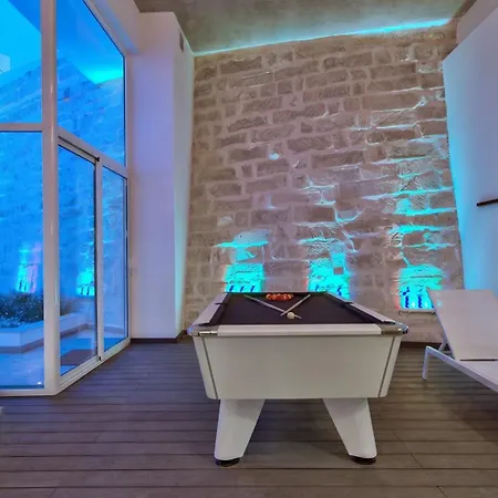 Gaia - Sunset Views, Indoor Heated Pool, Sauna And Games