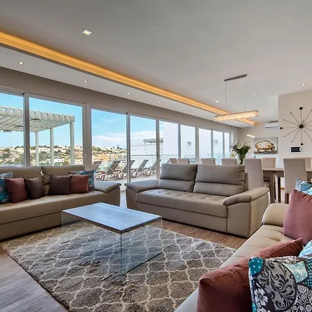 Villa Gaia - Sunset Views, Indoor Heated Pool, Sauna And Games Mellieha