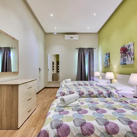 Villa Gaia - Sunset Views, Indoor Heated Pool, Sauna And Games Mellieha