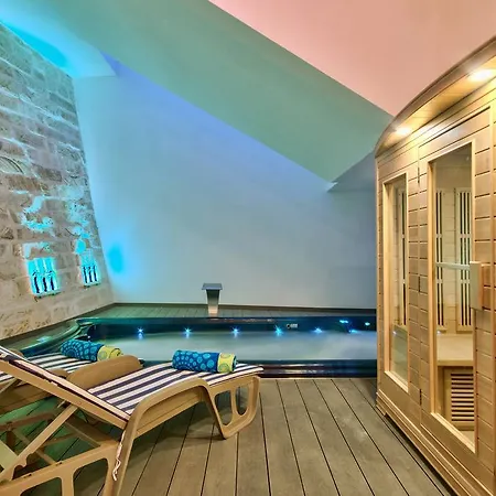 Gaia - Sunset Views, Indoor Heated Pool, Sauna And Games *