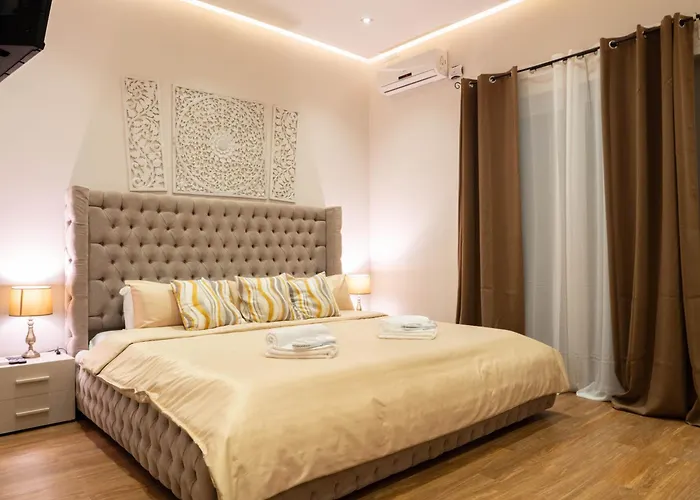 Villa Gaia - Sunset Views, Indoor Heated Pool, Sauna And Games