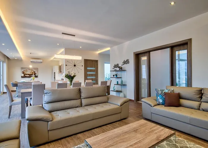 Villa Gaia - Sunset Views, Indoor Heated Pool, Sauna And Games *