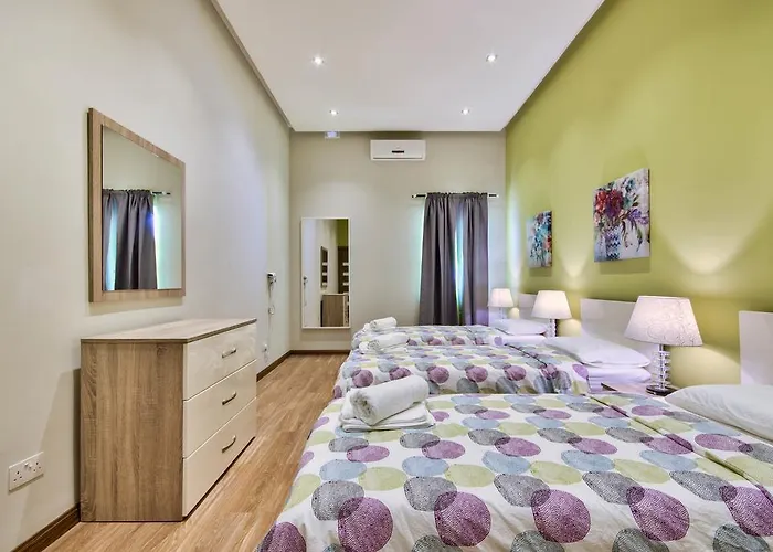 Villa Gaia - Sunset Views, Indoor Heated Pool, Sauna And Games Mellieha