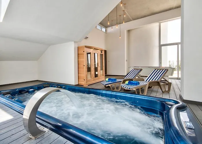 Gaia - Sunset Views, Indoor Heated Pool, Sauna And Games