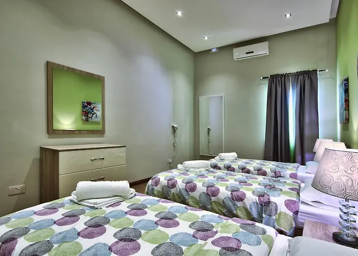 Villa Gaia - Sunset Views, Indoor Heated Pool, Sauna And Games