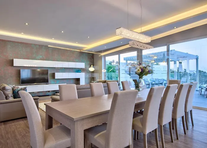 Villa Gaia - Sunset Views, Indoor Heated Pool, Sauna And Games Mellieħa